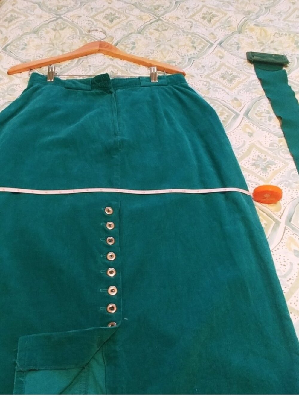 skirt - Picture 2 of 2